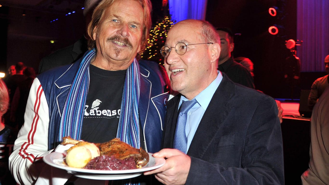 Am Montagabend veranstaltete Frank Zander wieder seine traditionelle Weihnachtsfeier. Unterstützt wurde der Berliner Entertainer von Prominenten wie Gregor Gysi.