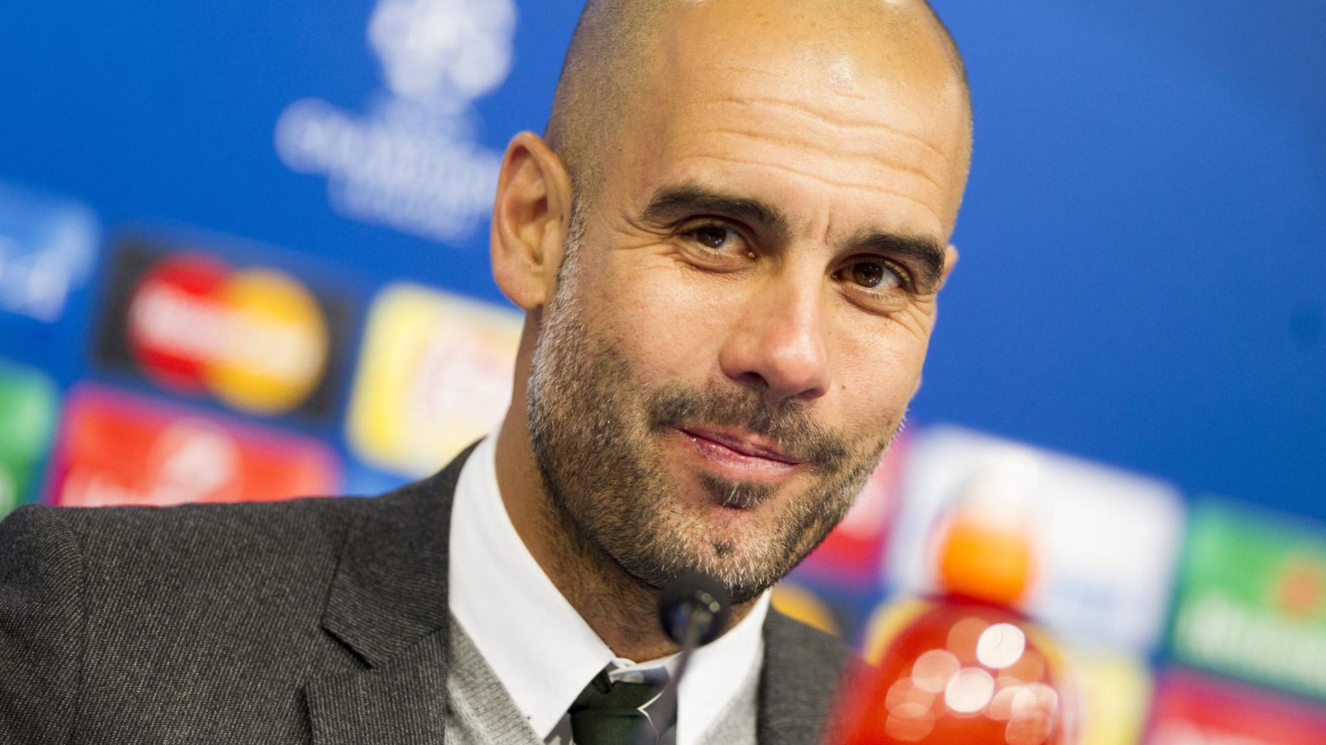 Pep Guardiola lässt sich seinen Job bei Manchester City offenbar fürstlich bezahlen. Pep Guardiola lässt sich seinen Job bei Manchester City offenbar fürstlich bezahlen.