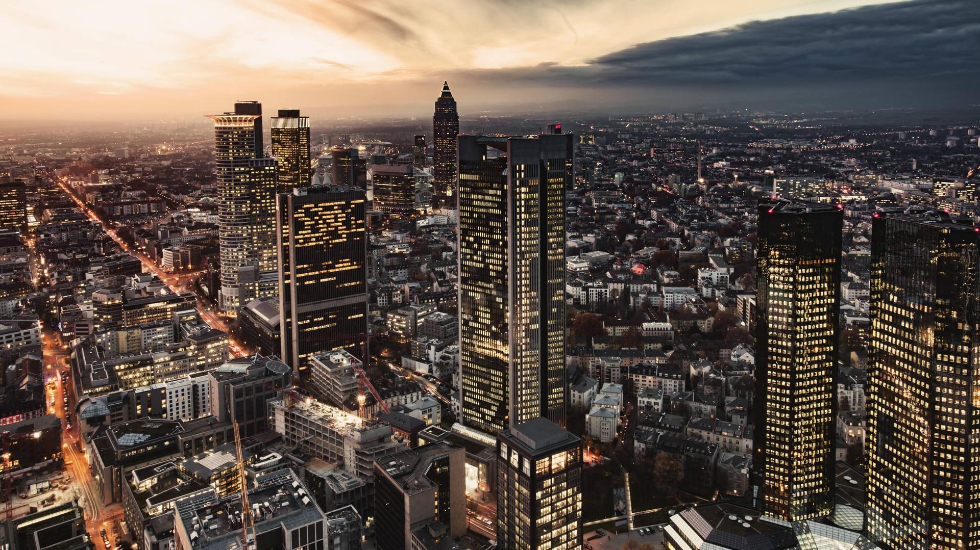 Frankfurt am Main, Deutschlands Banken-Hauptstadt. Frankfurt am Main, Deutschlands Banken-Hauptstadt.
