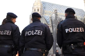 Österreich erhöht nach den Terrorwarnungen die Sicherheitsvorkehrungen in Wien.