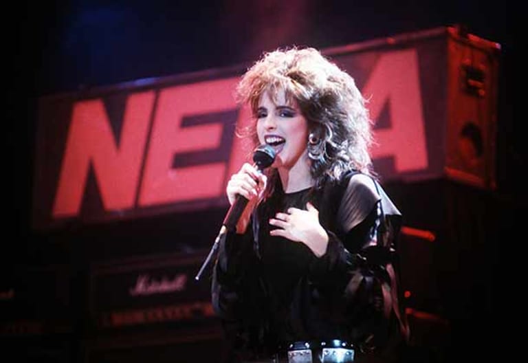 Musik der 80er: Nena ("99 Luftballons") bei einem Auftritt bei "Thommy's Poo-Show".