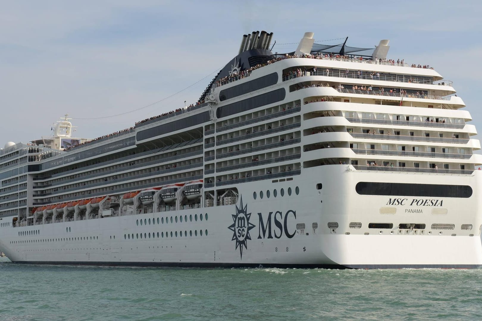 Die MSC Poesia ist ein Kreuzfahrtschiff der MSC Crociere S.A.