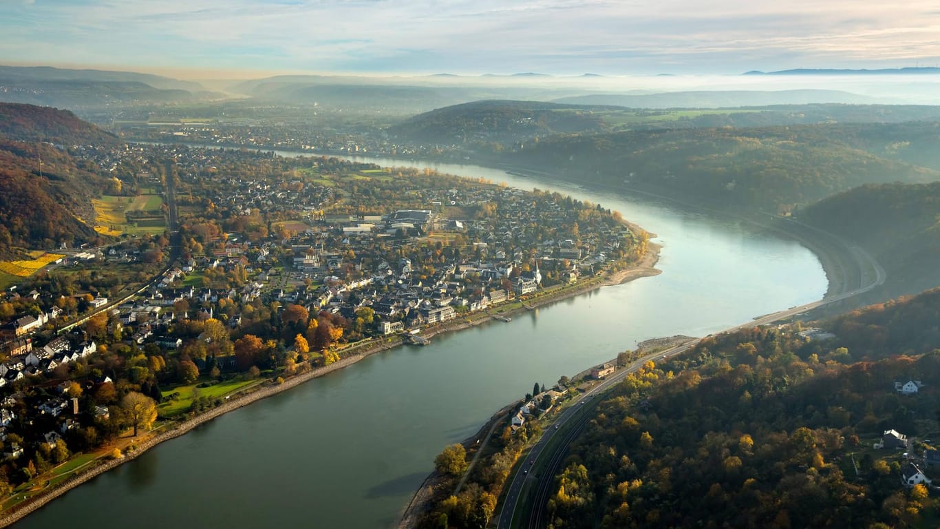 Am Mittelrhein ist die Landschaft um den Fluss herum am schönsten.