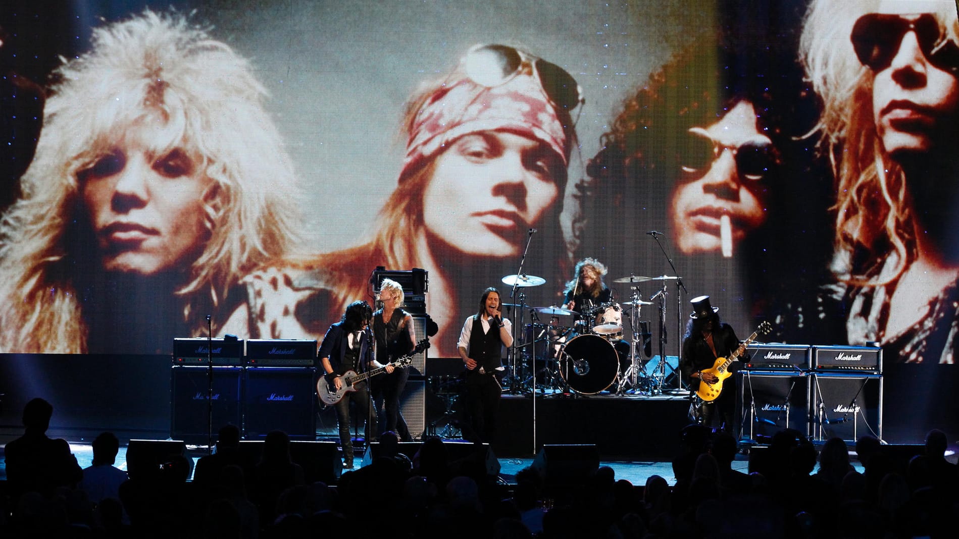 Wird die Kult-Band bald wieder gemeinsam auf der Bühne stehen? Guns N' Roses in der Rock n' Roll Hall of Fame in Cleveland, Ohio.