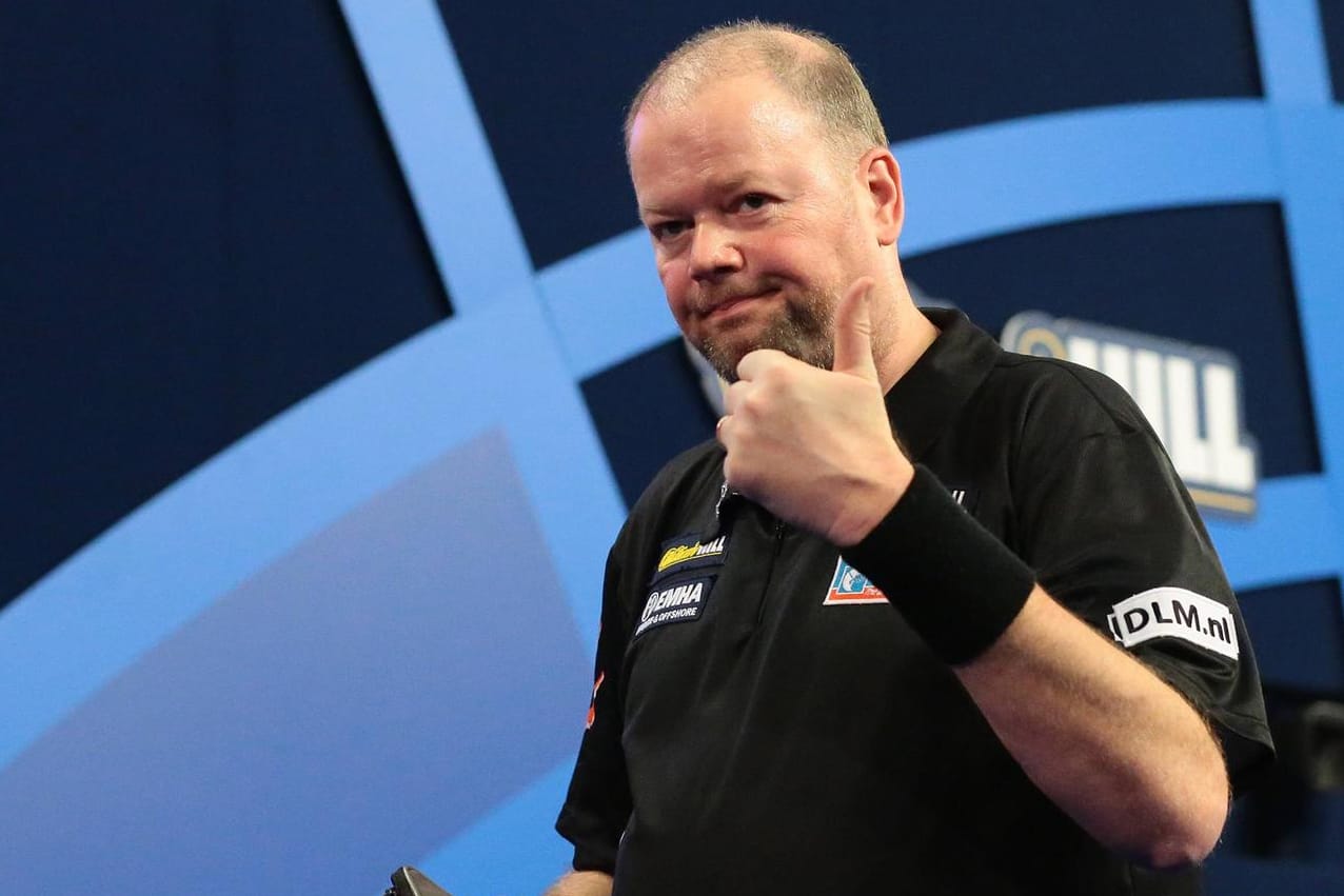 Raymond van Barneveld steht im Halbfinale der Darts-WM.