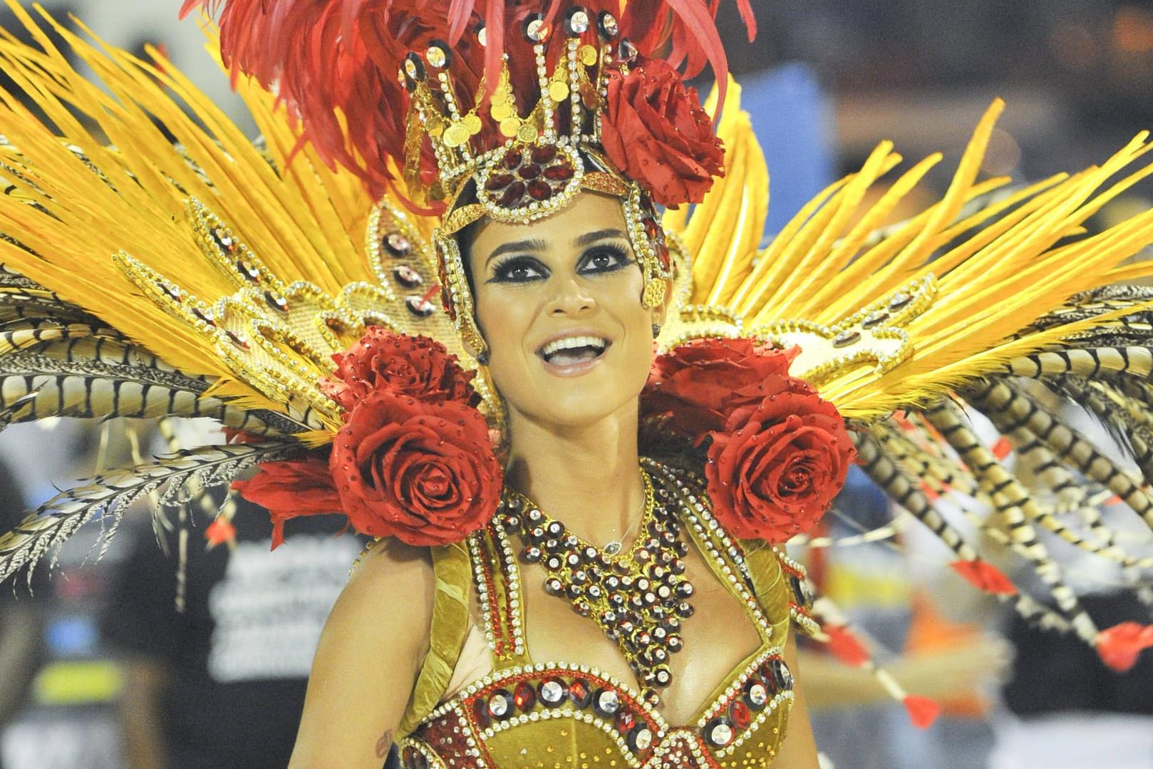 Nur eine Tänzerin pro Schule wird die begehrte "rainha de bateria".