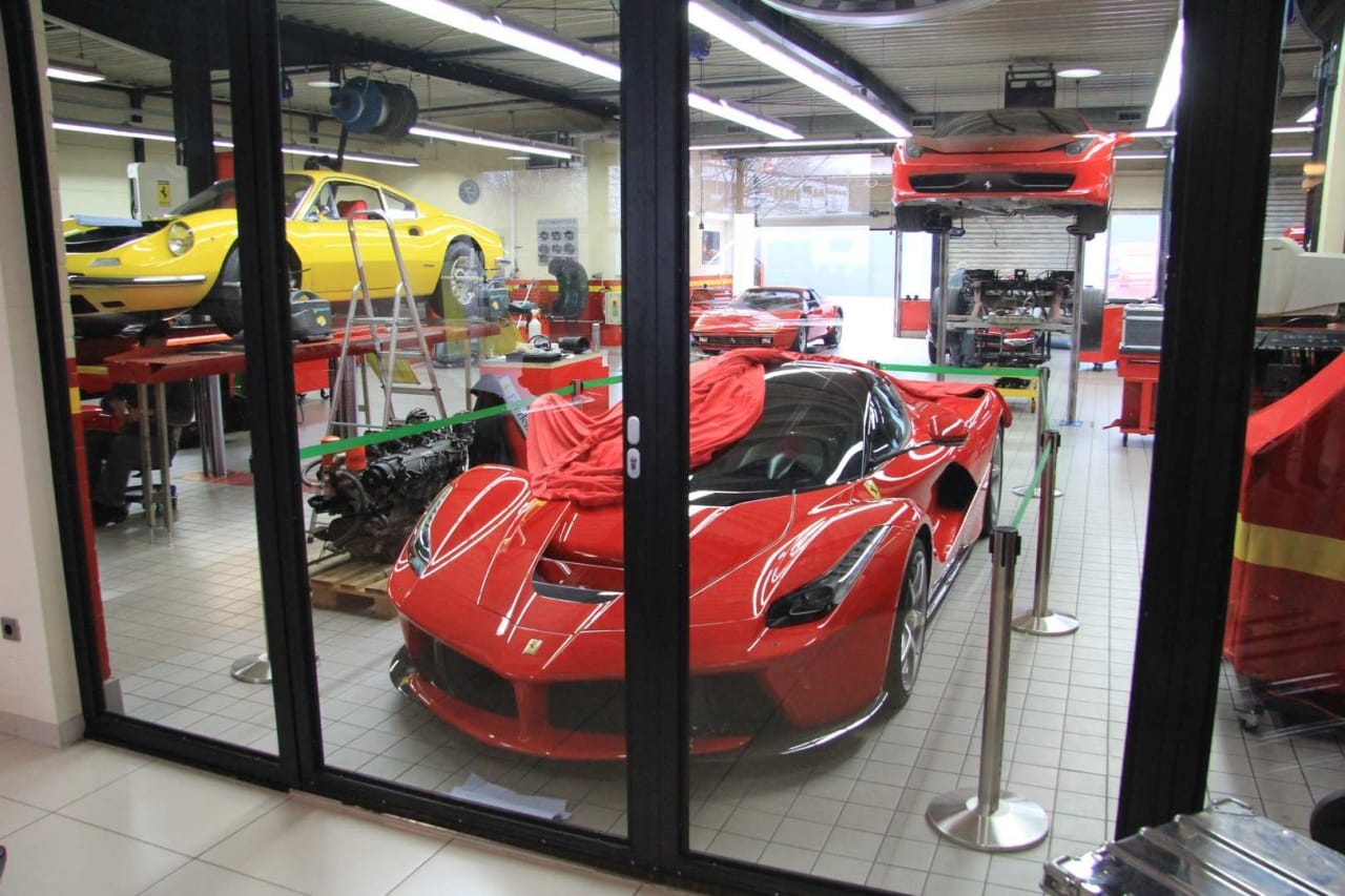 Auch ein seltener La Ferrari ist in Kassel zu finden. Den Hybridsportler bekamen nur ausgewählte Kunden.