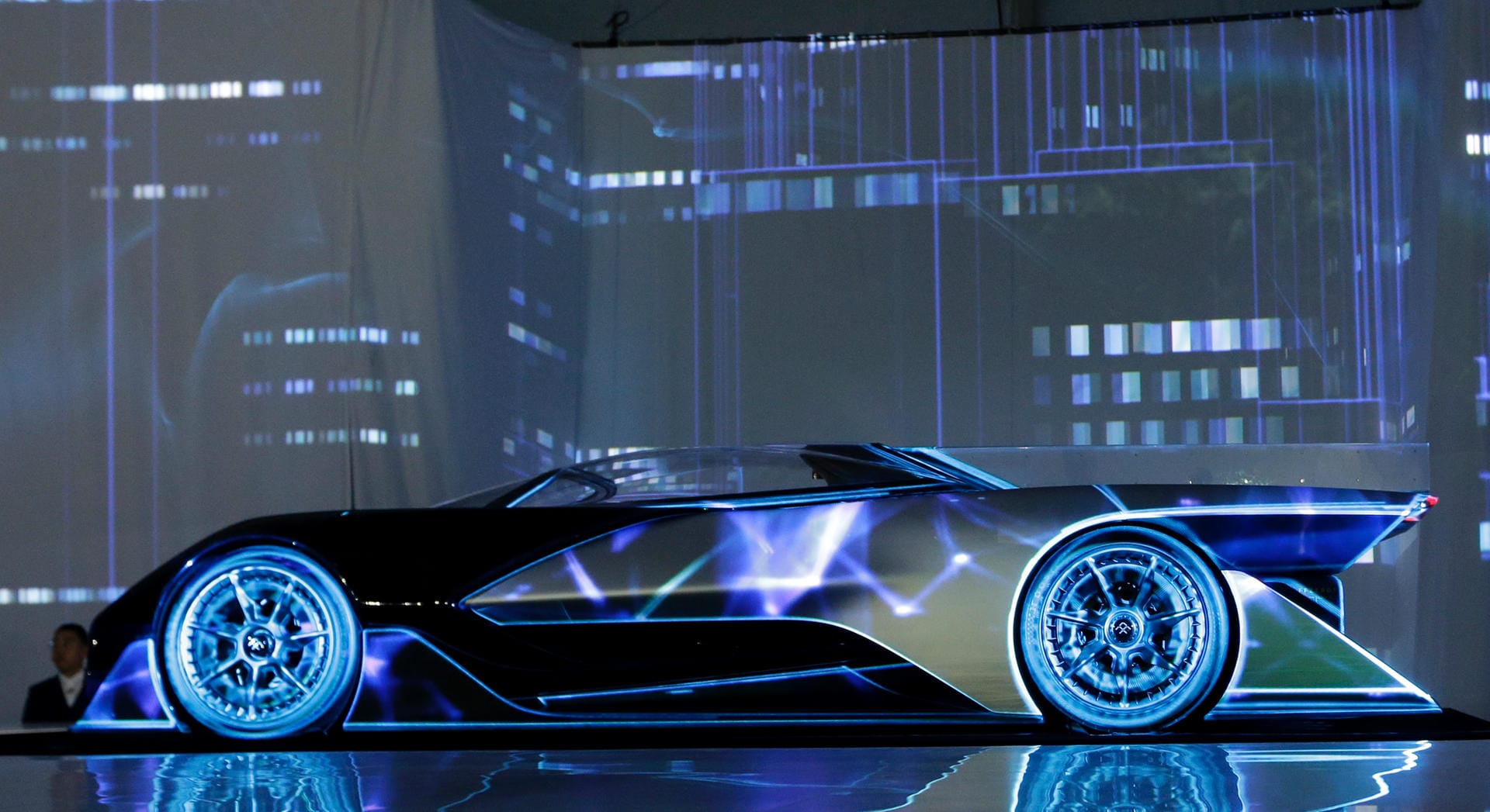 Faraday Future zeigt mit der Studie FFZero1 einen elektrisch angetriebenen Supersportwagen mit 1000 PS.