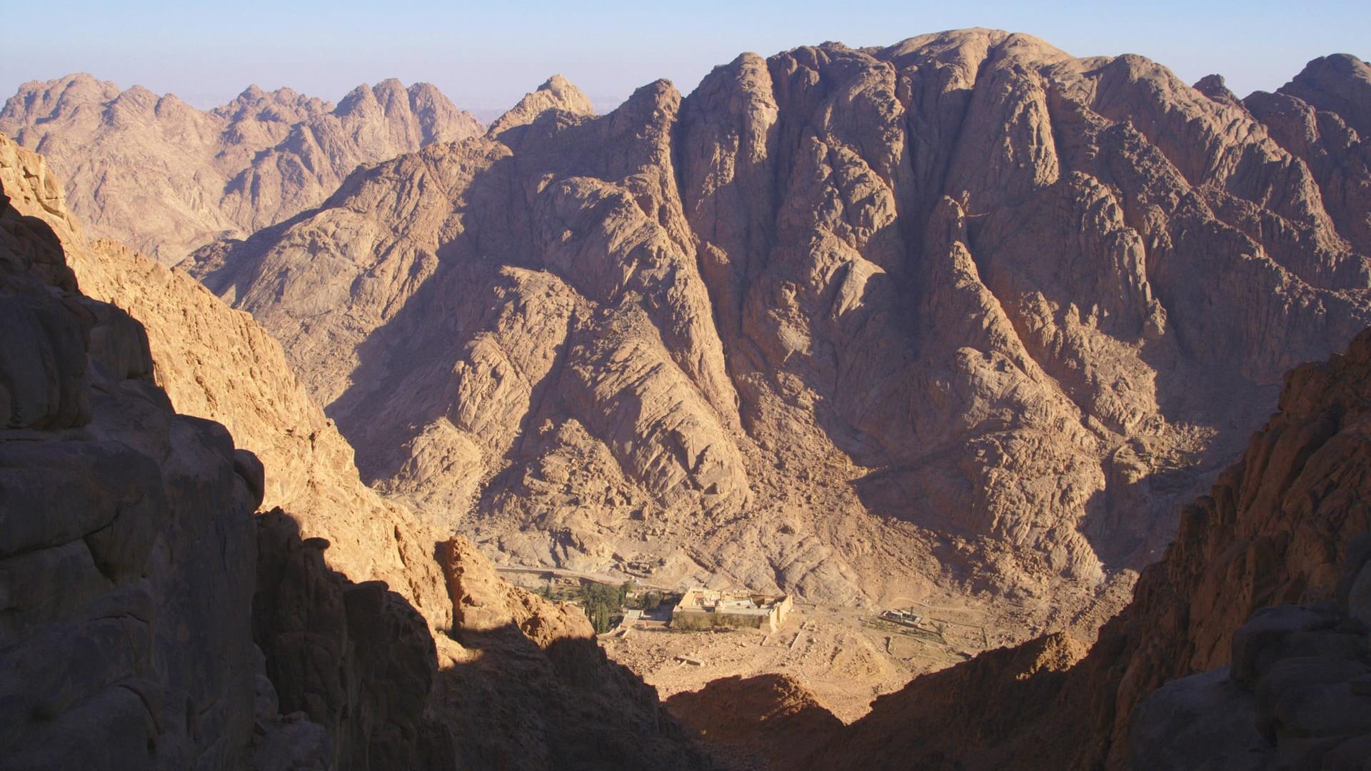 Der Berg Sinai wird gerne nachts bestiegen, um den Sonnenaufgang von oben zu erleben.