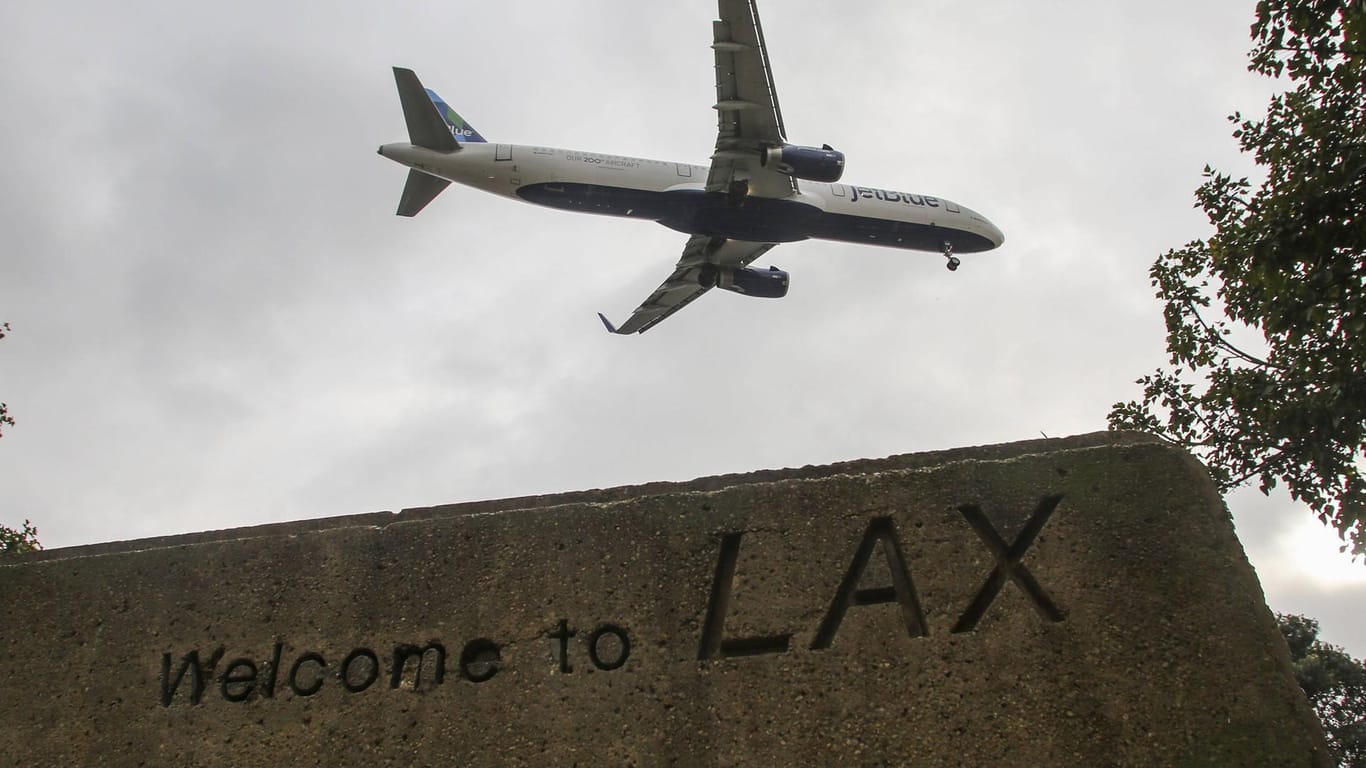 LAX kürzt sich der Flughafen in Los Angeles ab.