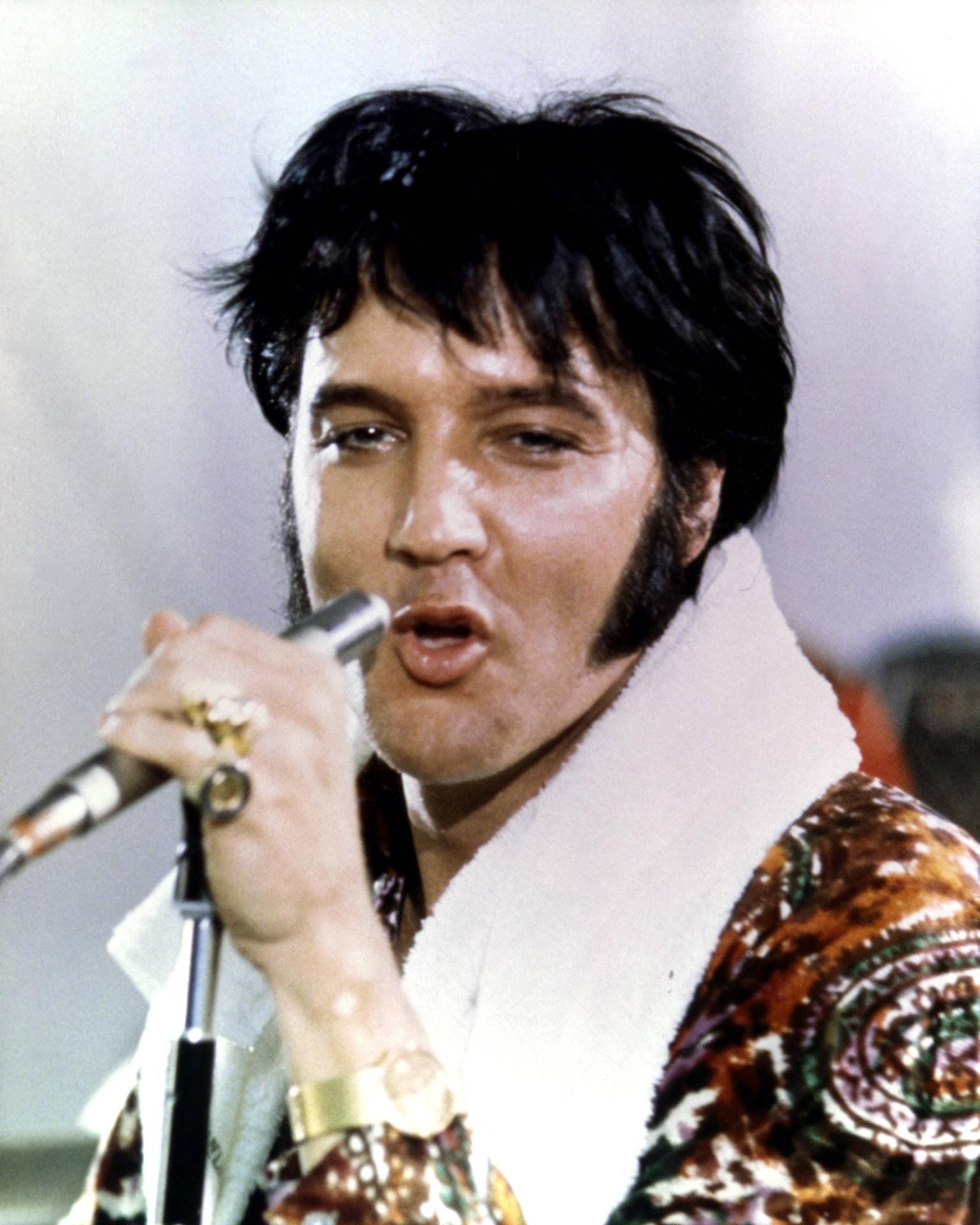 Elvis Presley schmückte sich gerne mit funkelnden Juwelen.