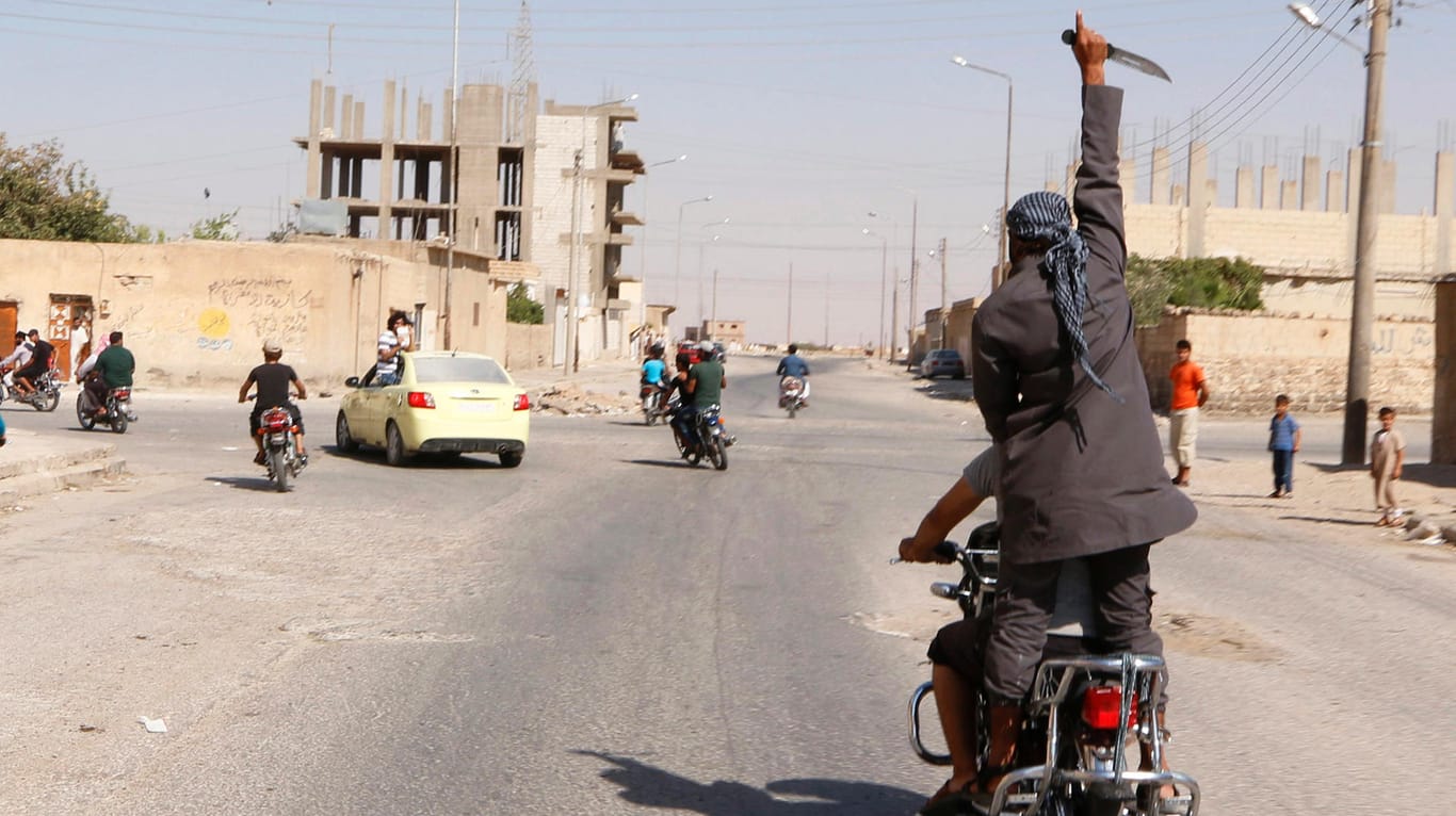 Szene aus Rakka, der Hauptstadt des IS. Den Terroristen geht das Geld aus.