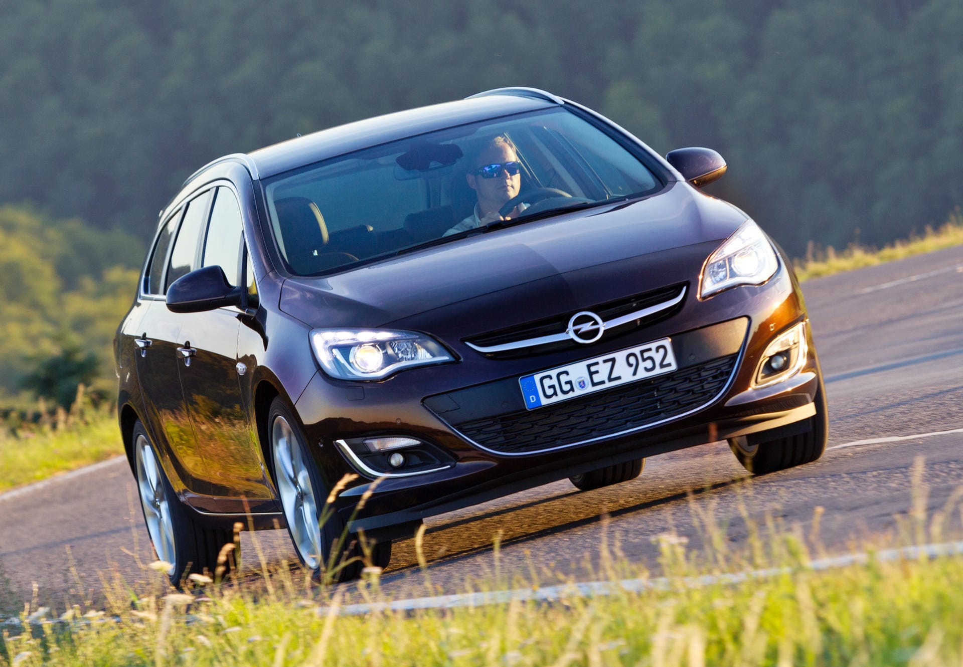 Trotz anstehenden Modellwechsels konnte der Opel Astra zulegen (56.079 verkaufte Fahrzeuge).