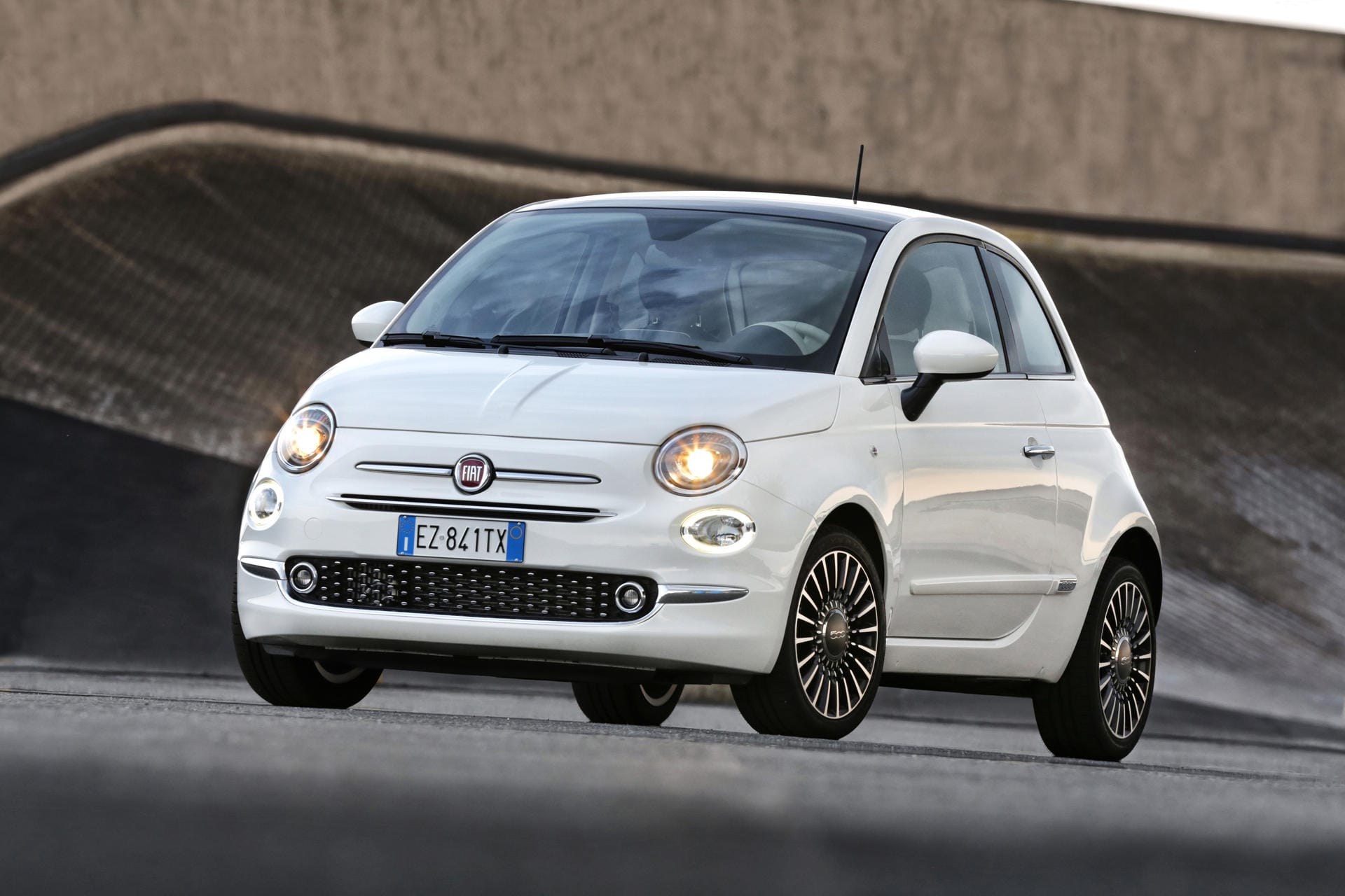 Fiat hat die Modellreihe 500 konsequent ausgebaut. Das zahlt sich aus: 33.907 Neuzulassungen konnten verbucht werden.