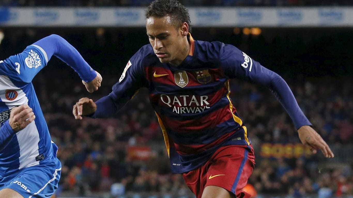 Barcelonas Neymar (re.) ist ins Visier der Staatsanwaltschaft geraten.