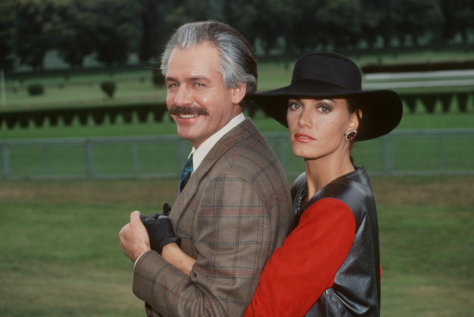 Ihren großen Durchbruch als Schauspielerin feierte Maja Maranow 1989 mit der ZDF-Serie "Rivalen der Rennbahn". Hier ist sie an der Seite von Jürgen Draeger zu sehen.