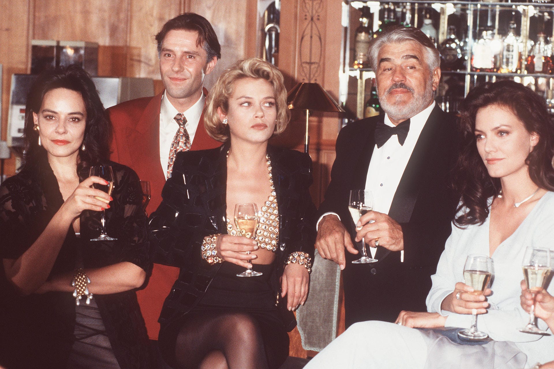 In "Der Schattenmann" spielte sie die Nachtclub-Besitzerin Michelle Berger. Neben ihr sind zu sehen: Mario Adorf, Jennifer Nitsch, Stefan Kurt und Beatrix Bilgeri (v. li. n. re.).