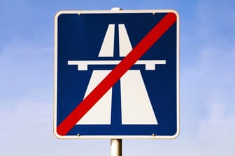 Dieses Schild zeigt lediglich das Ende der Autobahn an - ein Tempolimit beinhaltet es aber nicht.