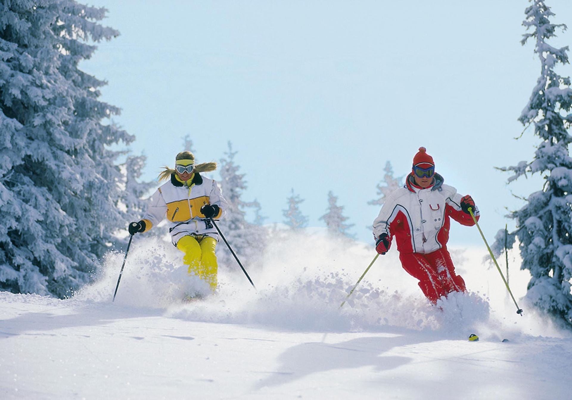 In der Slowakei locken rund 100 Skizentren mit über 1000 Liften, 36 Seilbahnen und 150 Kilometern Kunstschneepisten.
