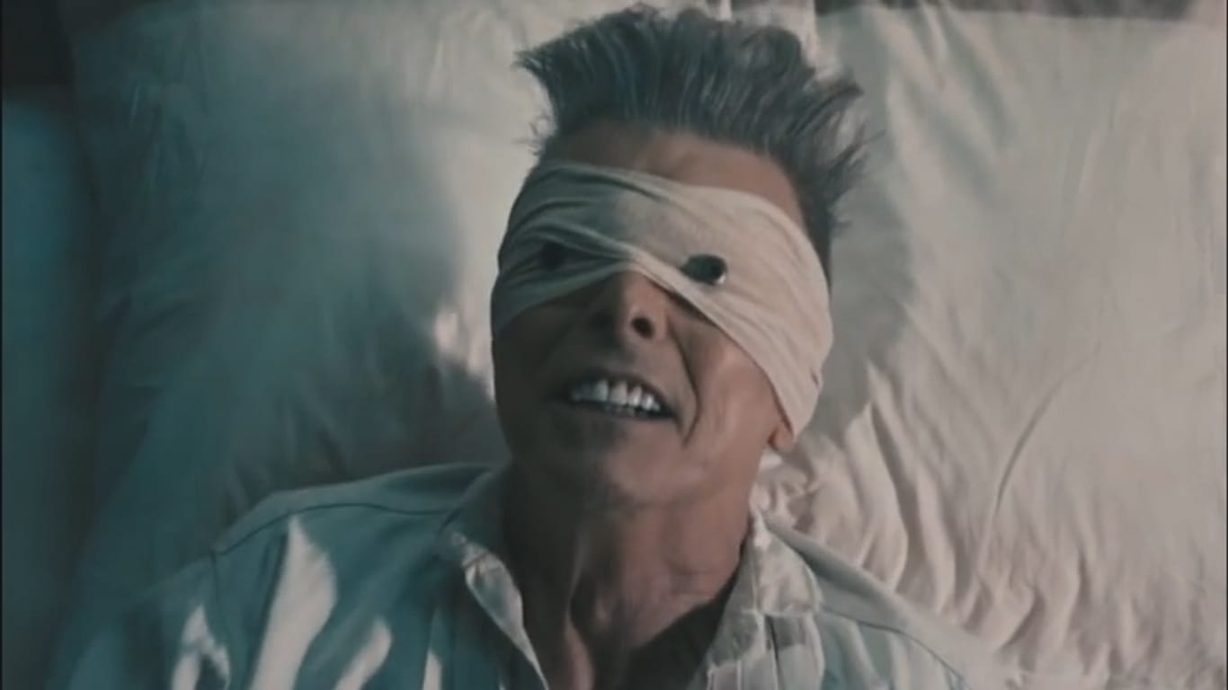 David Bowie in seinem letzten Musikvideo zum Song "Lazarus".