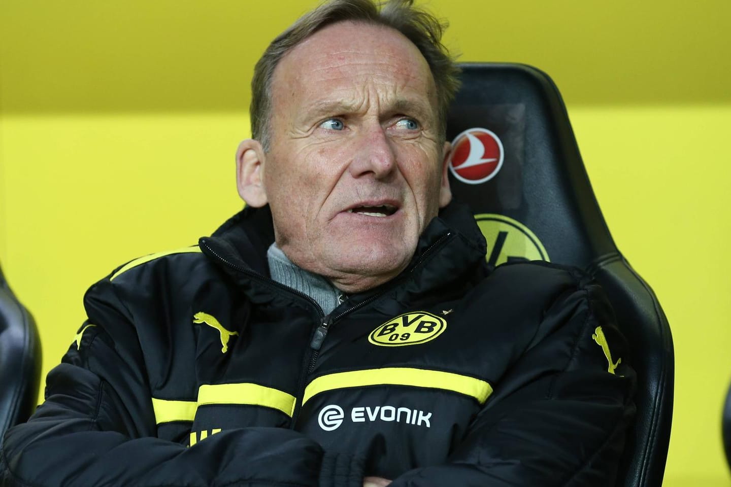 BVB-Boss Hans-Joachim Watzke stößt die Kritik am Trainingslager in Dubai sauer auf.