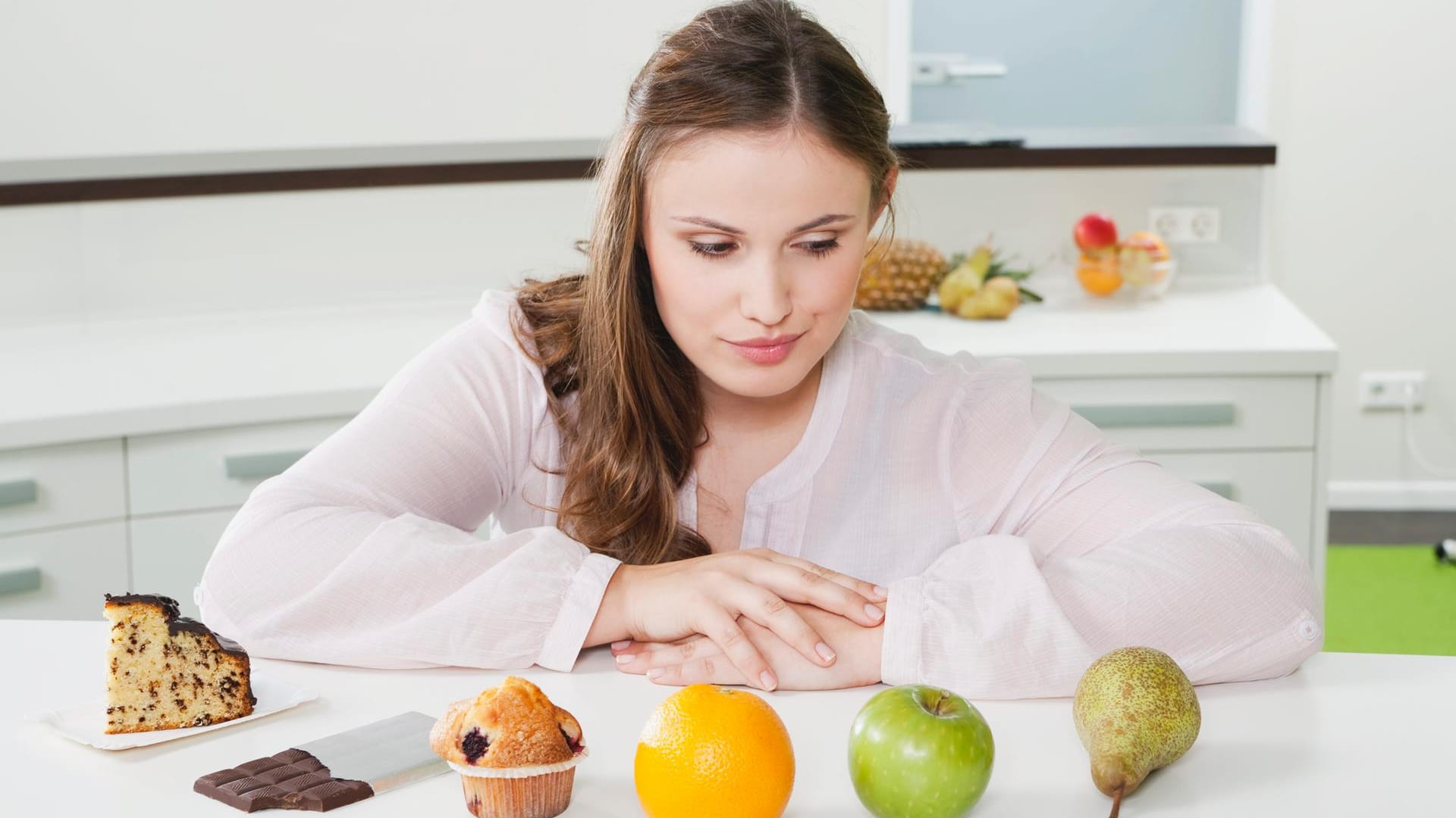 Obst oder Süßes? Beides enthält Zucker.