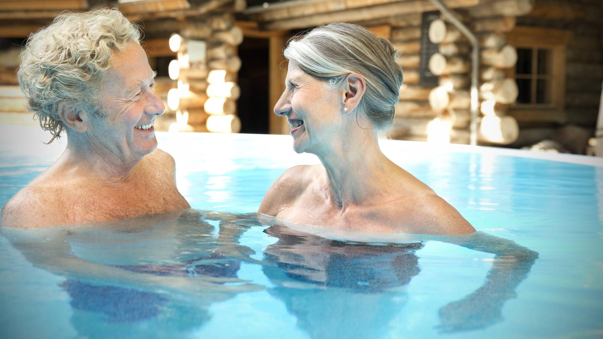 Ein Kurztrip in eine Therme kann so entspannend wie ein ganzer Wellnessurlaub sein.