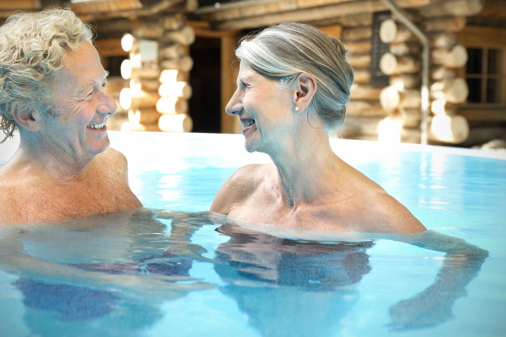 Ein Kurztrip in eine Therme kann so entspannend wie ein ganzer Wellnessurlaub sein.