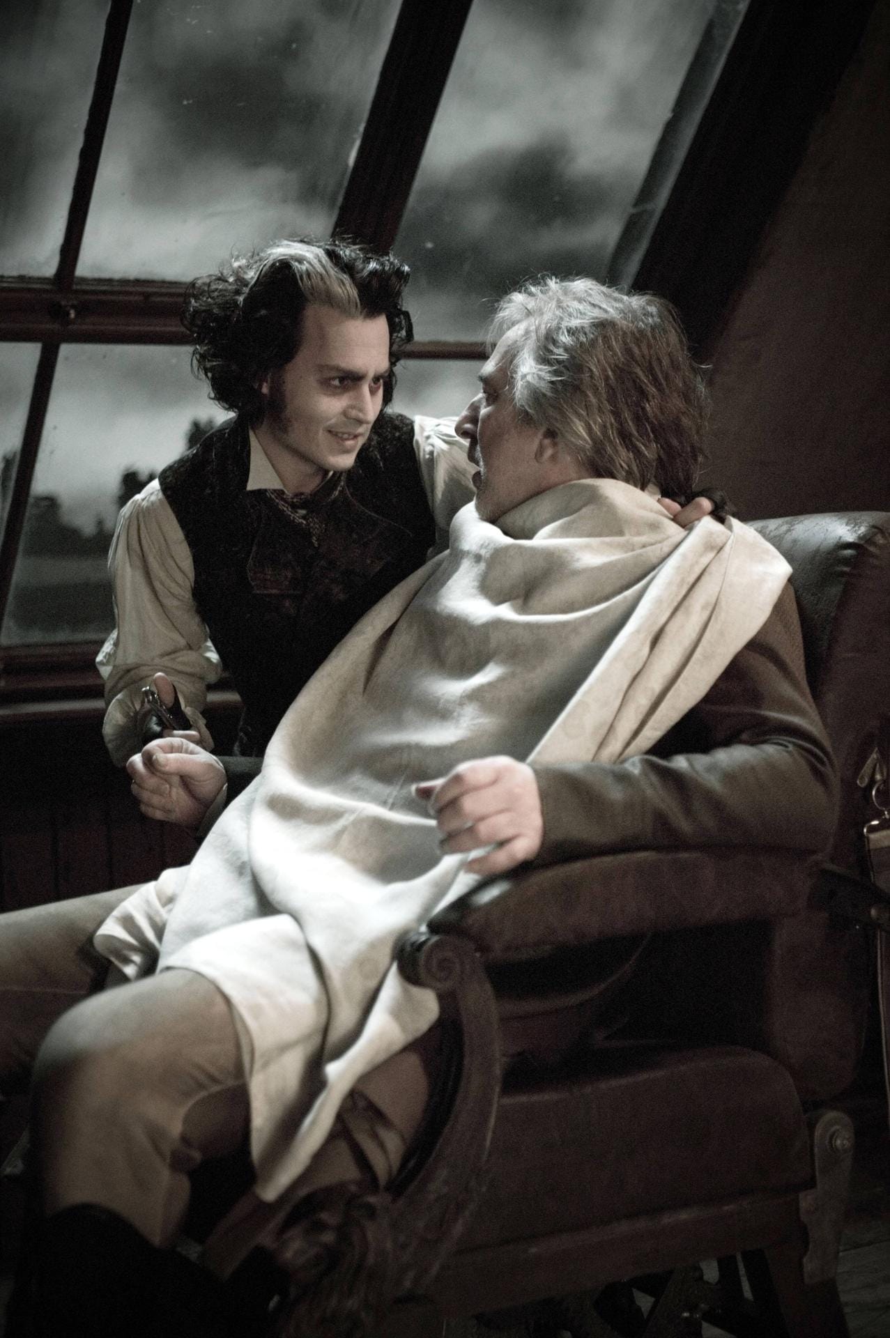 In "Sweeney Todd: Der teuflische Barbier aus der Fleet Street" spielte Rickman an der Seite von Johnny Depp den Richter Turpin.