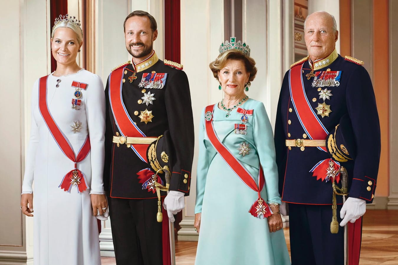 Kronprinzen- und Königspaar: Mette-Marit, Haakon, Sonja und Harald.