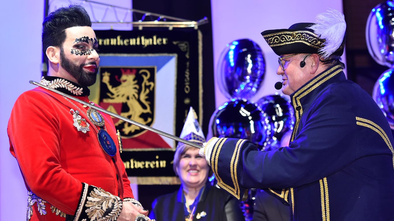 Musste sich wohl nicht einmal großartig verkleiden: Harald Glööckler bei der Verleihung seines Narrenordens.
