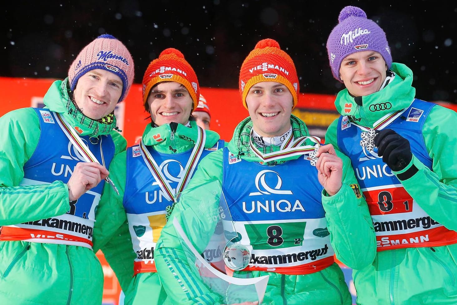 Silber für das deutsche Quartett: Severin Freund, Richard Freitag, Stephan Leyhe und Andreas Wellinger (von links).