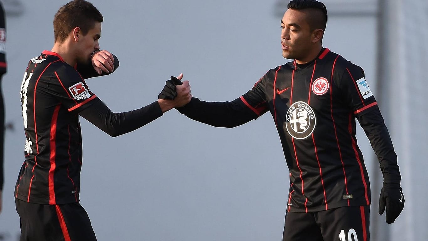 Torschützen unter sich: Mijat Gacinovic und Marco Fabian (rechts) trafen im Test für Eintracht Frankfurt.