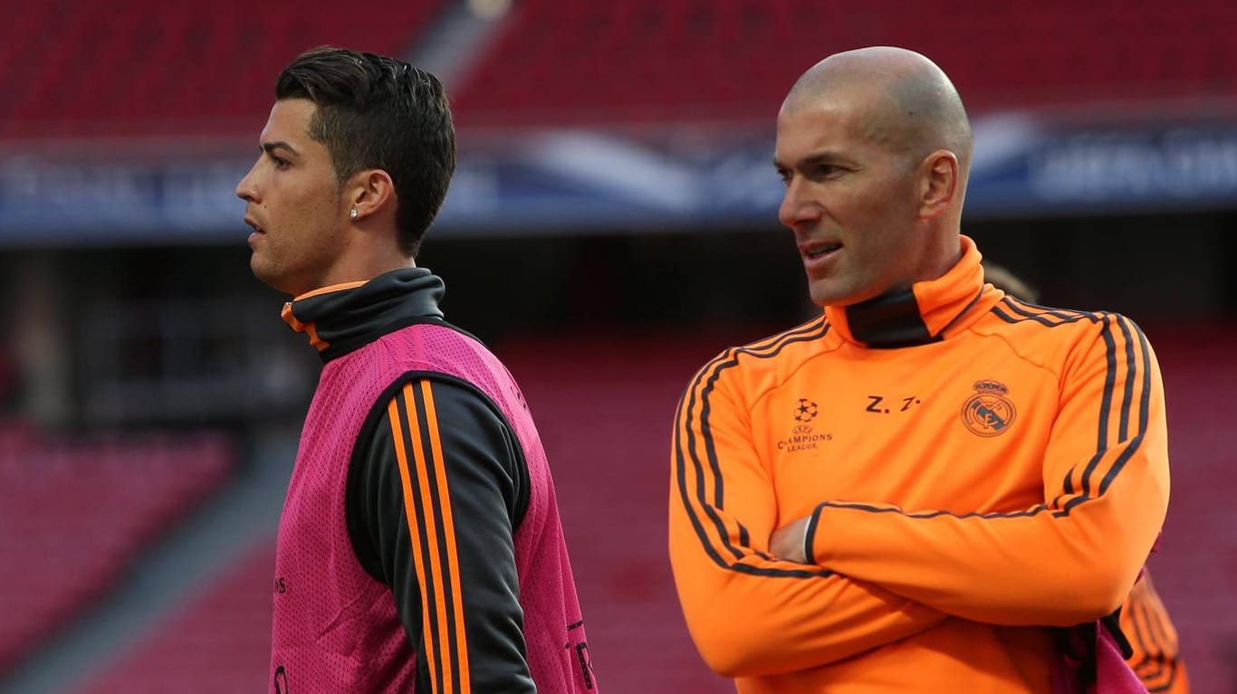 Real Madrid Trainer Zinedine Zidane (re.) und sein größter Star im Team Cristiano Ronaldo.
