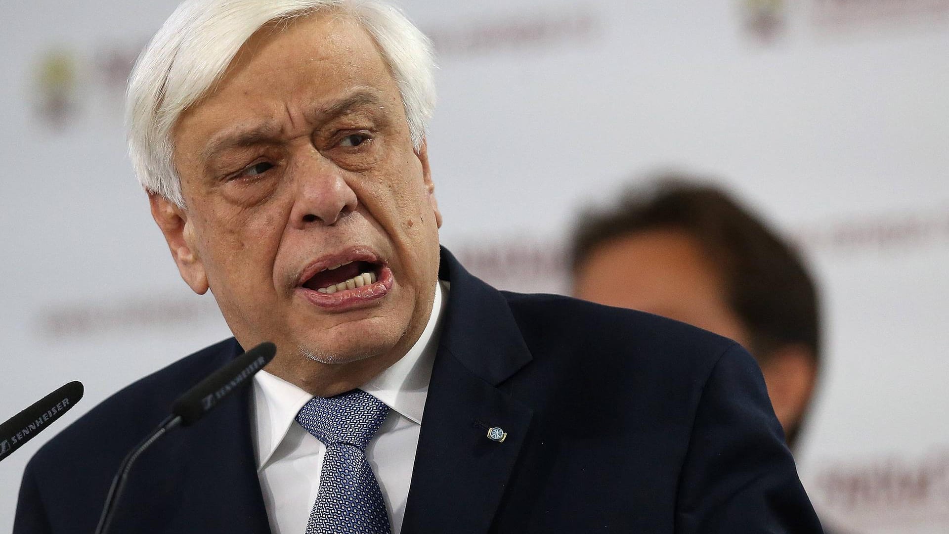 Flüchtlingskrise: Der griechische Präsident Prokopis Pavlopoulos wirft Türkei Unterstützung von Schleusern vor.