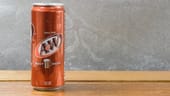 Tradition in Dosen: Das 1919 gegründete Unternehmen A&W, die Abkürzung der Gründernamen Allen und Wright, ist einer der Pioniere des Root Beer. Heute gehört es zu den bekanntesten Getränkemarken der USA.