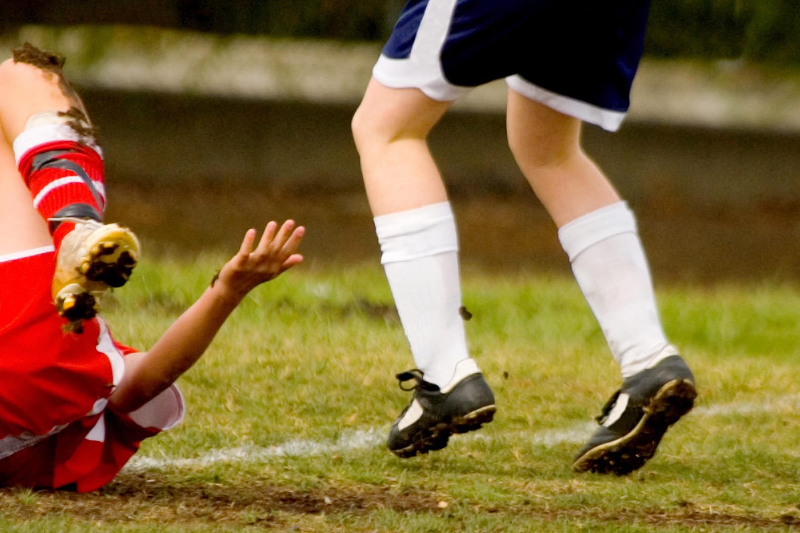 Fair Play ist ein wichtiges Thema im Jugendfußball - nicht nur für die Spieler, sondern auch für Zuschauer und Trainer.