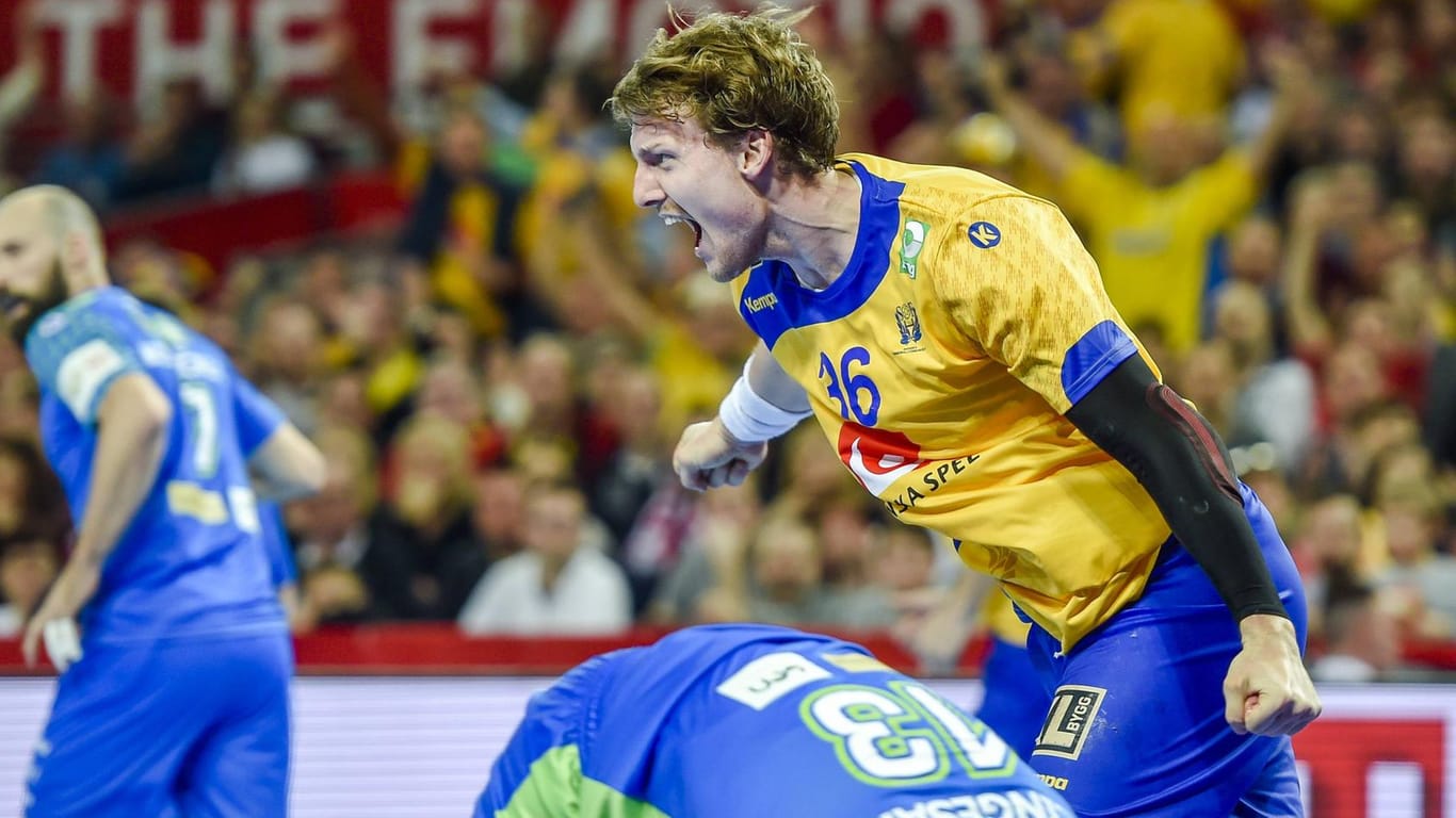 Schwedens Jesper Nielsen mit einem schwarzen Unterhemd bei der Handball-EM in Polen.