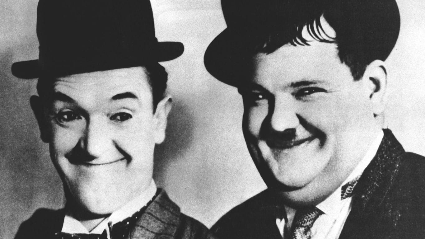 Stan Laurel und Oliver Hardy alias "Dick und Doof" (v. li.).