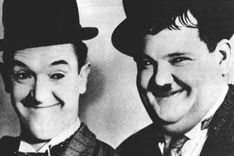 Stan Laurel und Oliver Hardy alias "Dick und Doof" (v. li.).