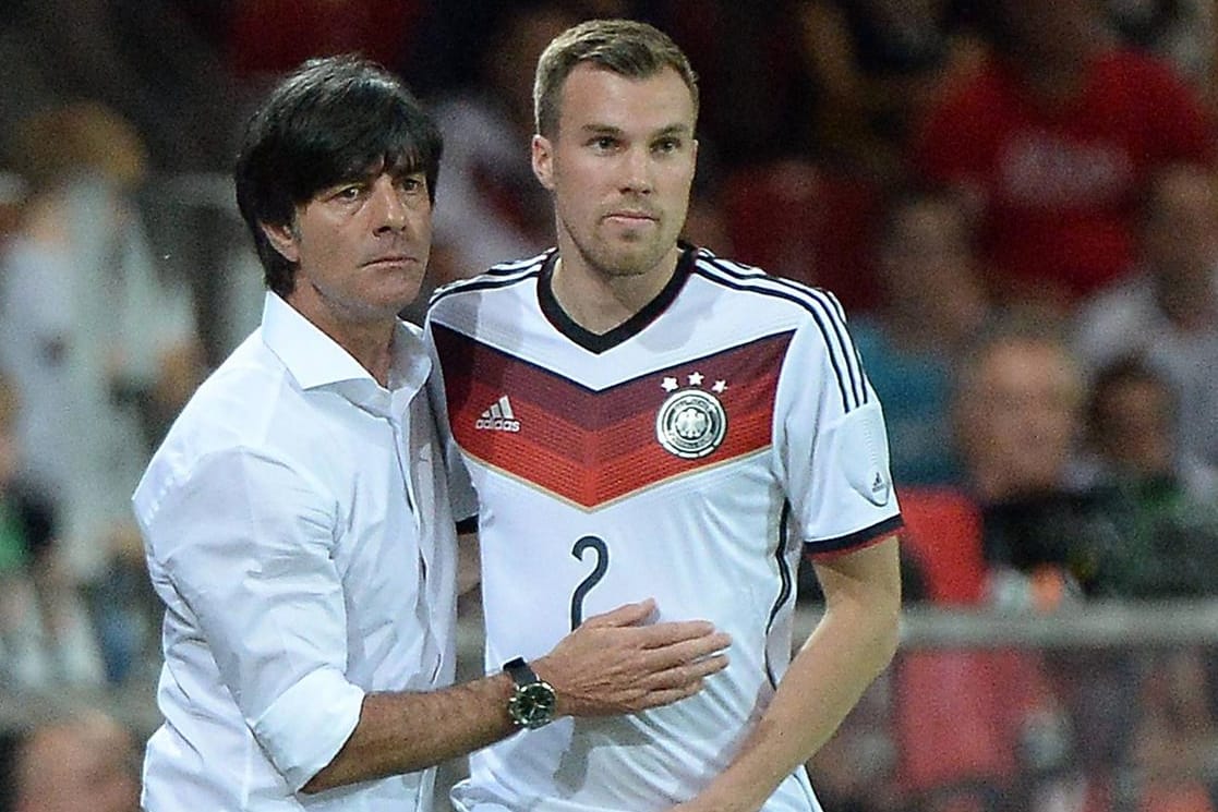 Ein Bild aus besseren Tagen: Bundestrainer Jogi Löw (li.) und Kevin Großkreutz.