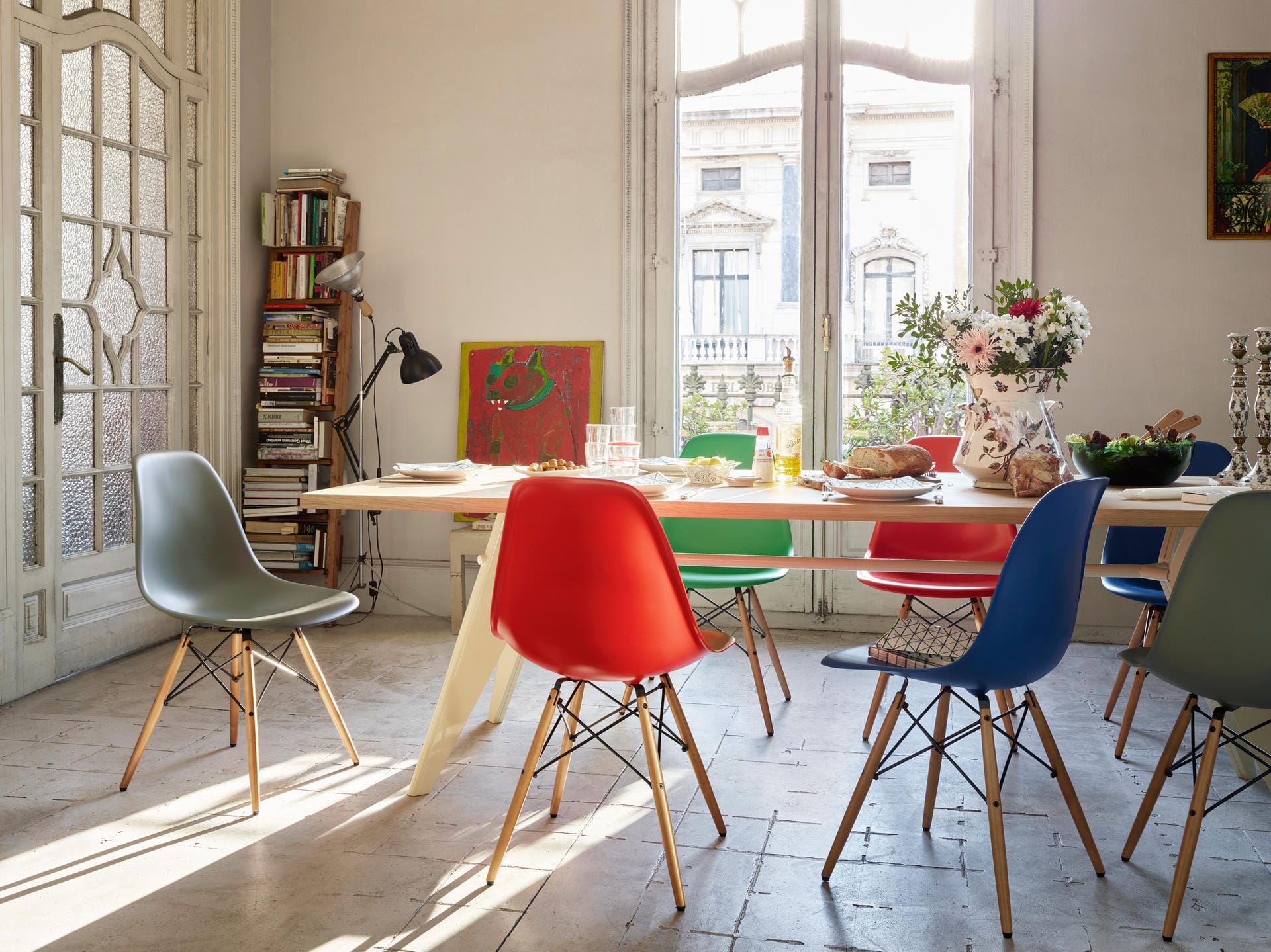 Die Plastic Chairs von Charles und Ray Eames