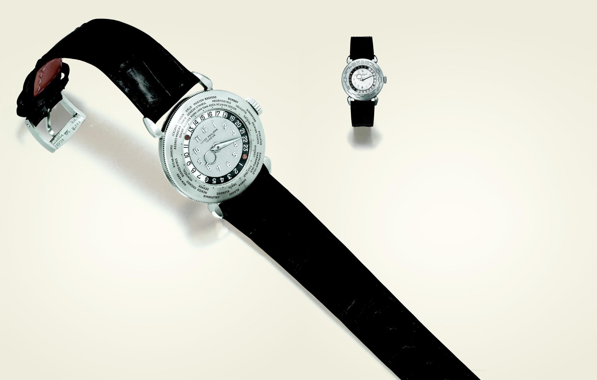 Geht es um die teuersten Uhren der Welt führt kein Weg an Patek Philippe vorbei. Vor allem auch für die Klassiker des traditionsreichen Herstellers werden enorme Summen gezahlt. Die Patek Philippe Platinum World Time Watch aus dem Jahr 1939 erzielte bei einer Auktion in Genf 2002 einen Preis von rund vier Millionen US-Dollar.