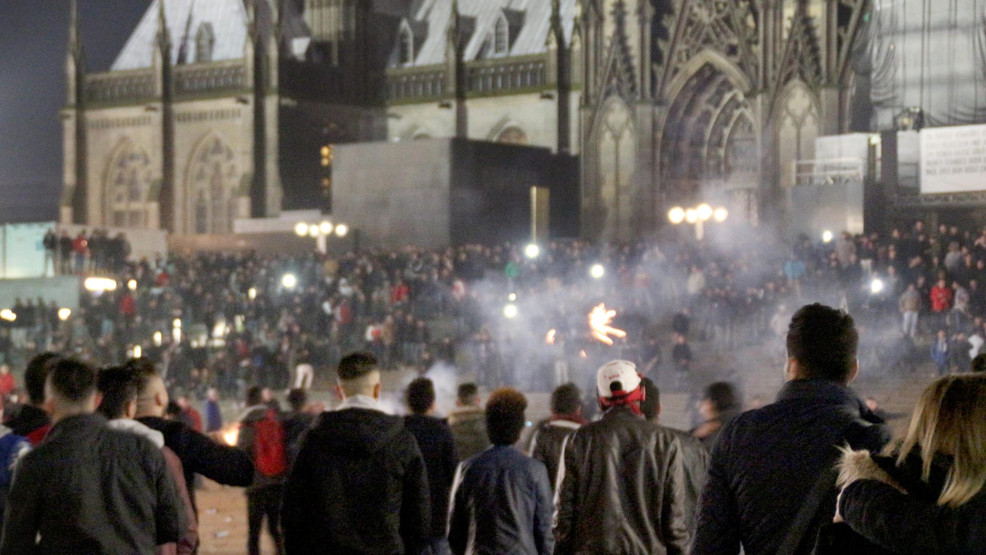 Silvester am Kölner Hauptbahnhof: Offenbar kam es zu weit mehr Delikten als angenommen.