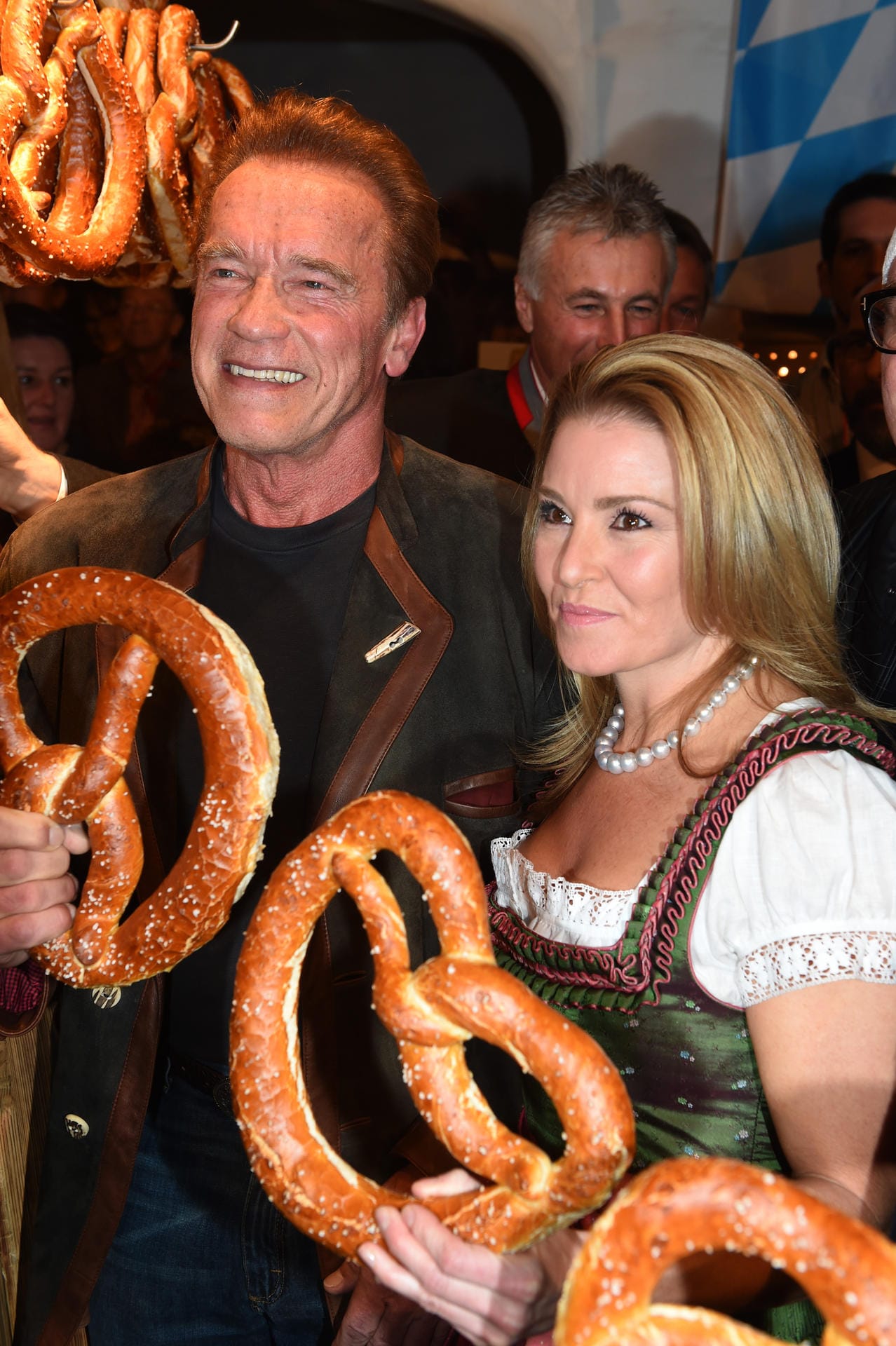 Auch Hollywood-Star Arnold Schwarzenegger und seine Heather Milligan ließen sich die Party nicht entgehen.