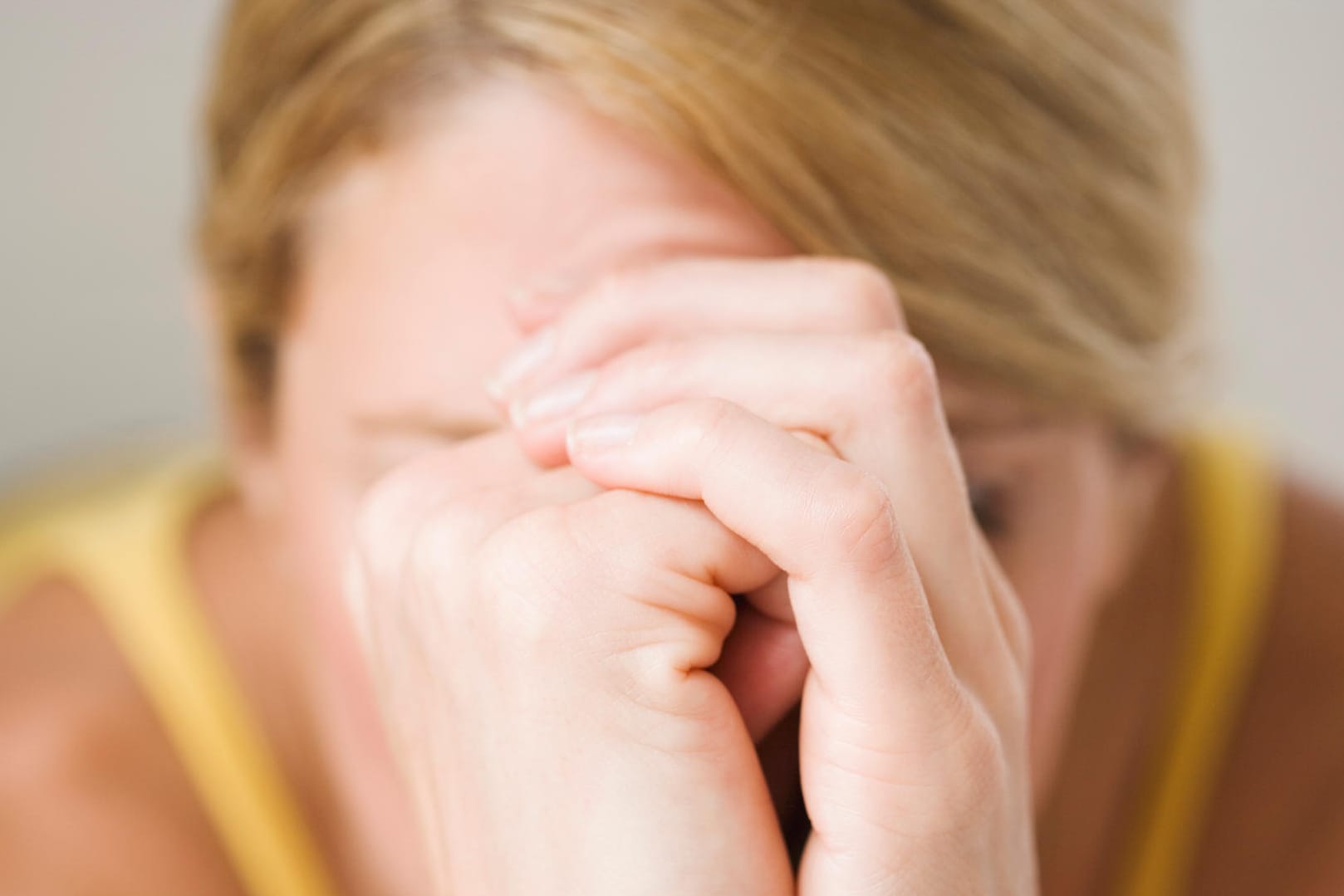 Viele Symptome deuteten bei der Patientin (Symbolbild) auf eine Depression hin. Erst später fanden die Ärzte heraus, dass gutartige Tumoren die Beschwerden verursachten.