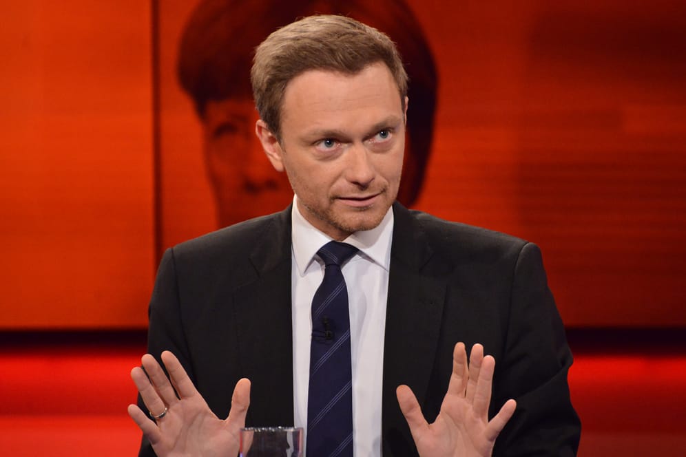 Der FDP-Vorsitzende Christian Lindner wirft Kanzlerin Merkel im TV-Talk bei Frank Plasberg Realitätsverlust vor.