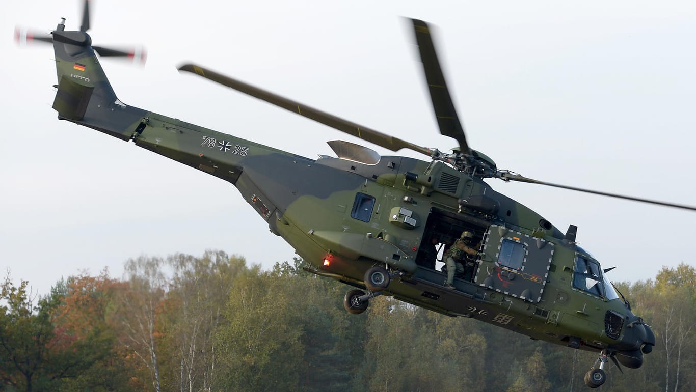 Mit ihrer Ausrüstung hat die Bundeswehr massive Probleme. So sind gerade einmal 22 Prozent der Transporthubschrauber NH90 einsatzbereit.