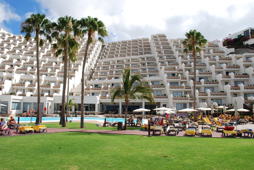 Das "Sensimar Calypso Resort & Spa" in Morro Jable auf Fuerteventura und ist trotz seiner Größe ein echter Ruhepol. Denn im Sensimar heißt es: "Adults only!" – erst ab 18 Jahren kann man hier Urlaub machen.