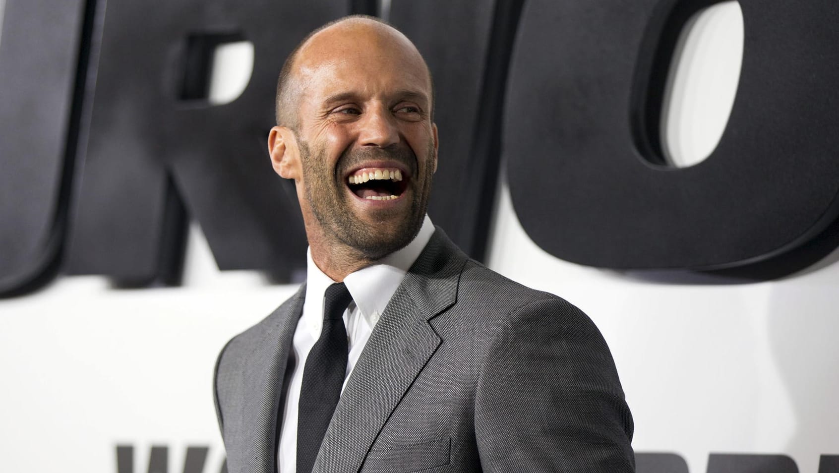 Jason Statham hat gut lachen: Ihm steht die Glatze nämlich hervorragend.